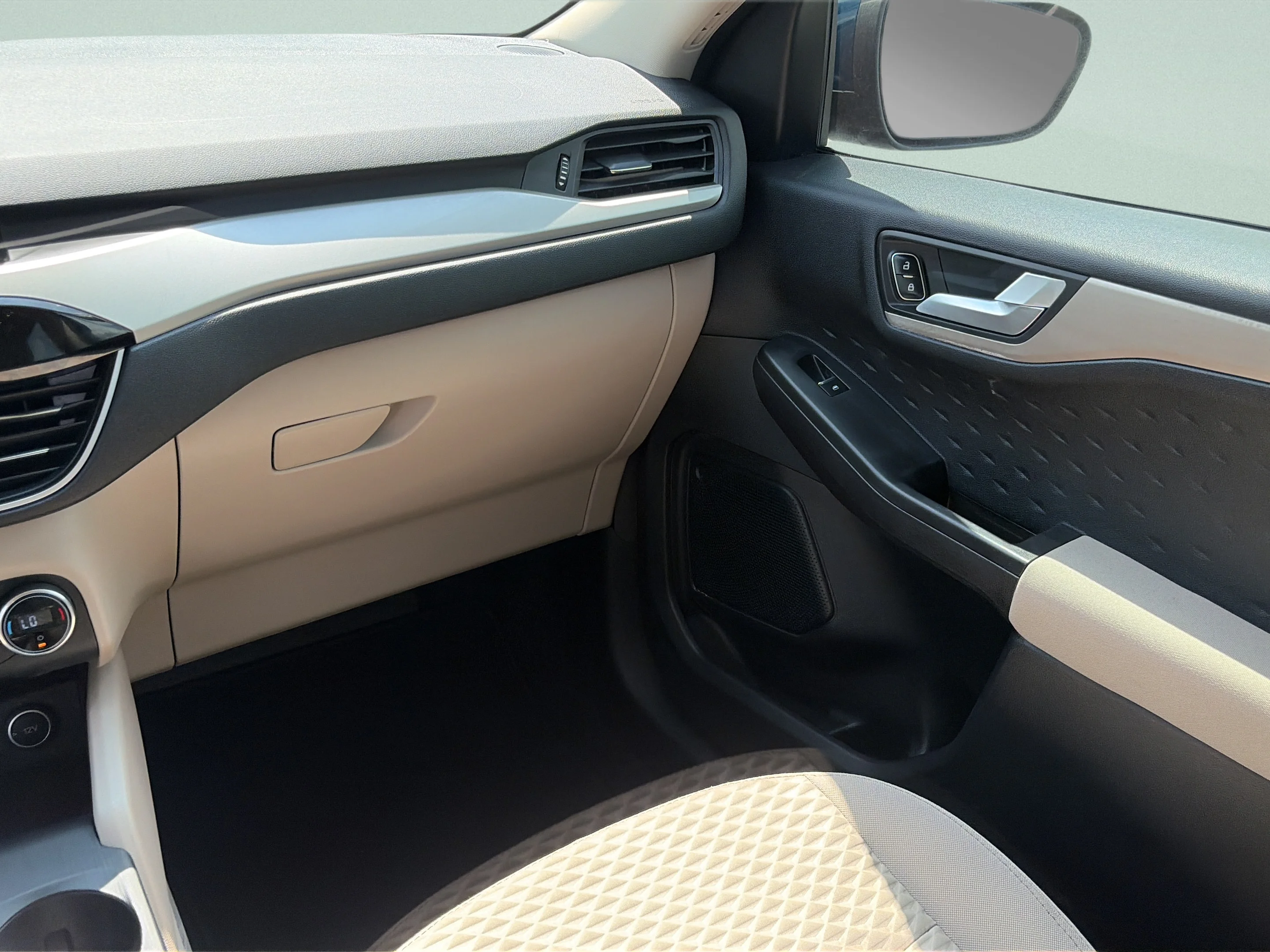 Used 2020 Green Metallic Ford SE image 16
