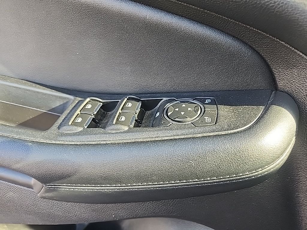 Used 2020 Gray Ford SE image 25