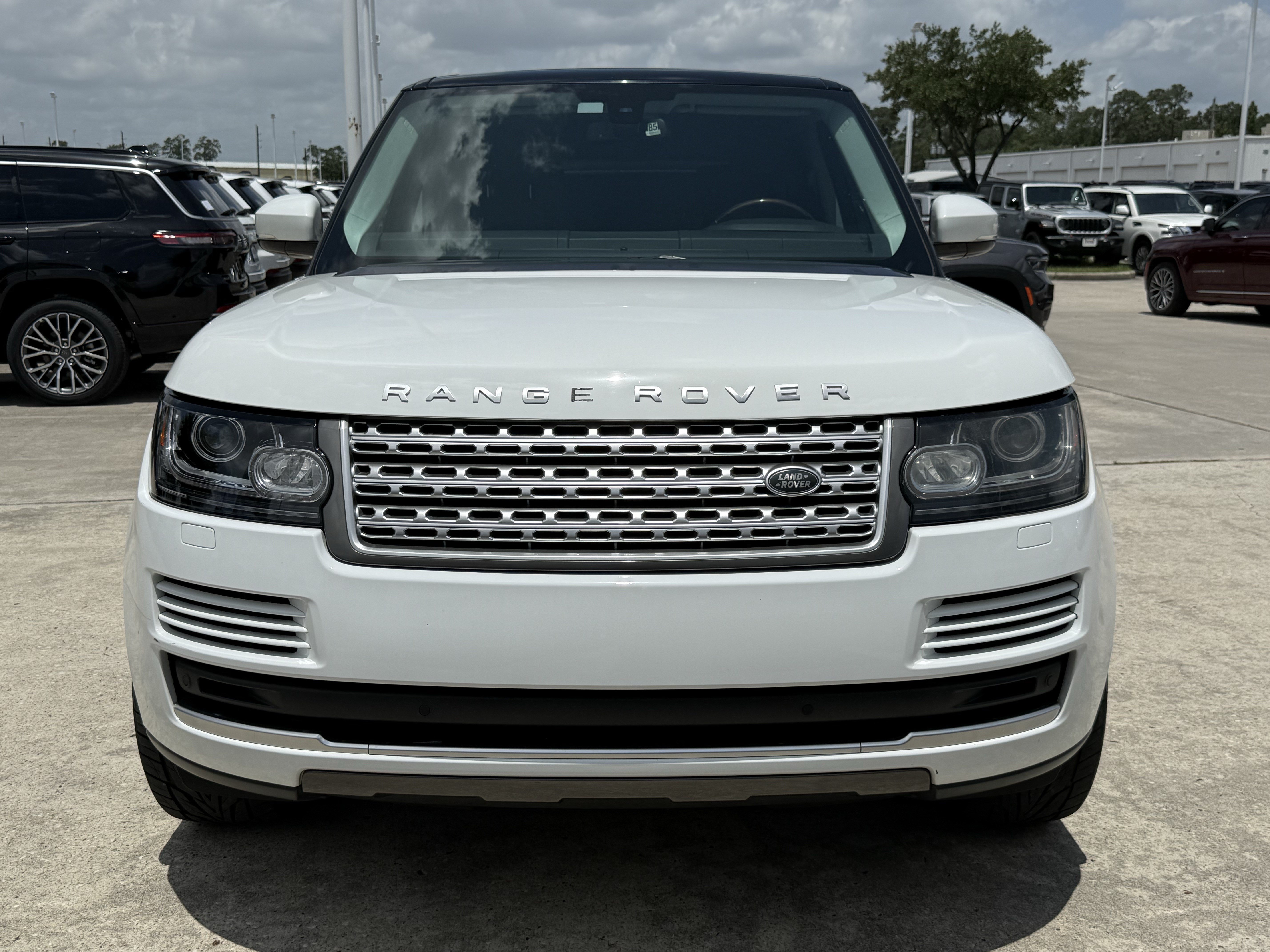 Used 2014 White Land Rover  image 9