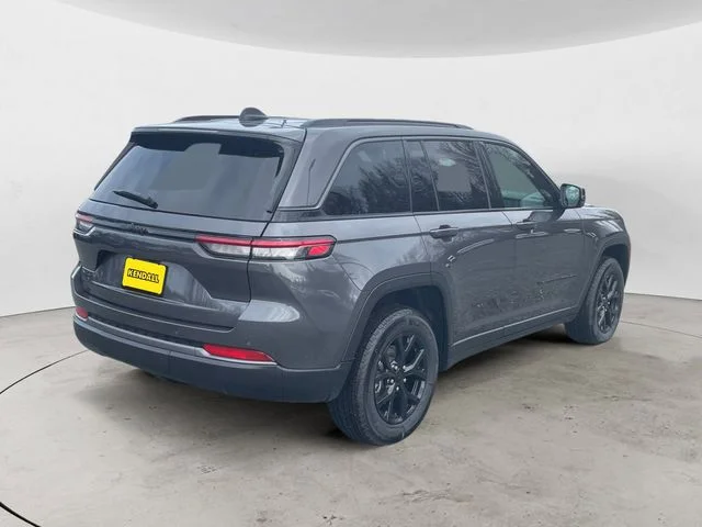 New 2026 Baltic Gray Metallic Clear-Coat Exterior Paint Jeep Altitude image 5