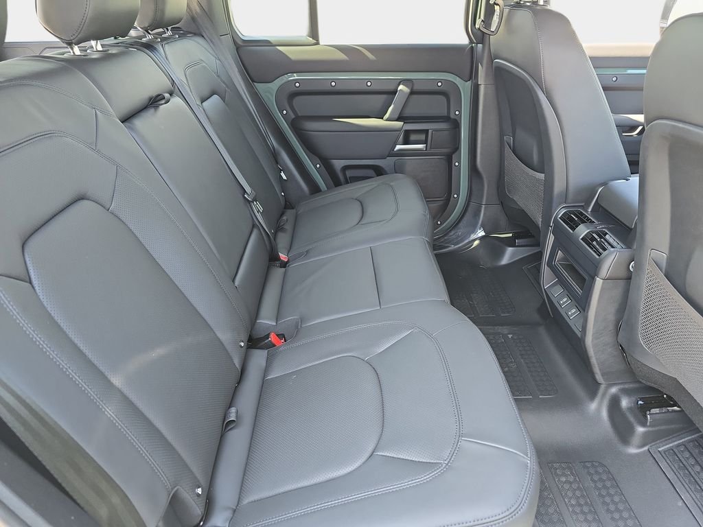 New 2026 Keswick Green Land Rover Trophy Edition Keswick image 11