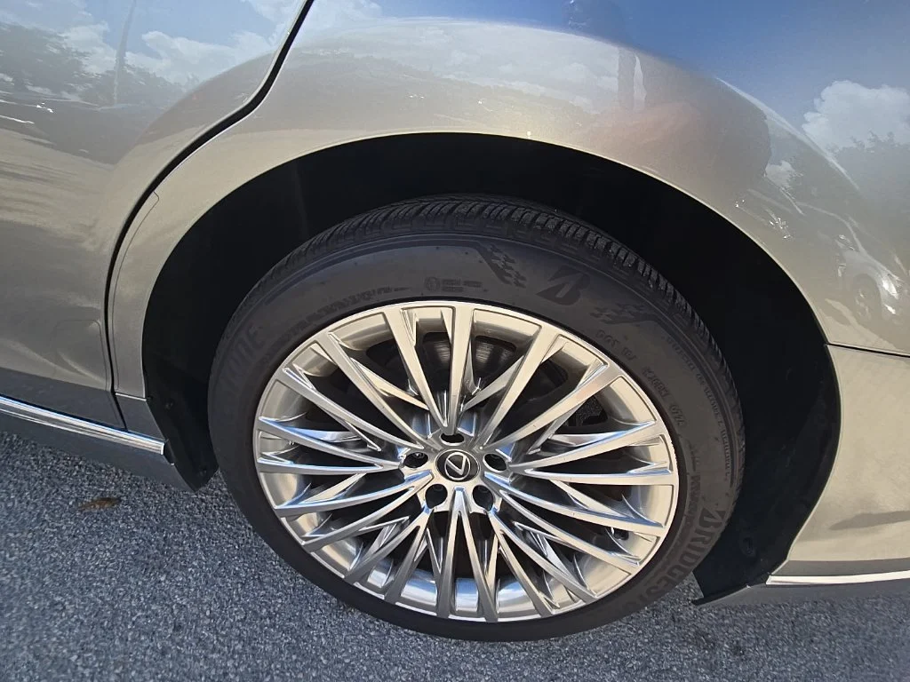 Certified Used 2024 Silver Lexus 500 Base image 7
