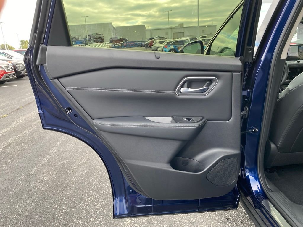2026 Nissan Rogue Platinum - Photo 16