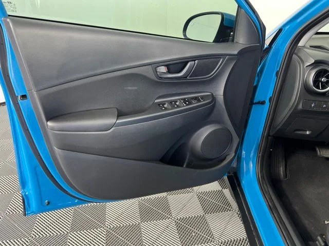 Used 2022 Green Hyundai SEL image 15