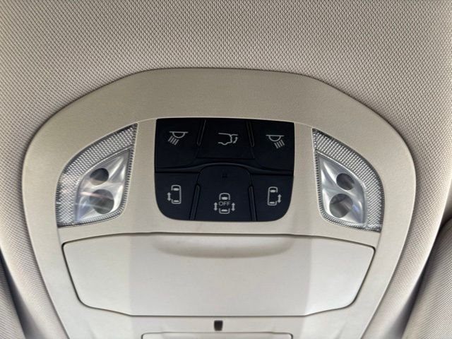 Certified Used 2024 Fathom Blue Pearlcoat Chrysler Select image 28