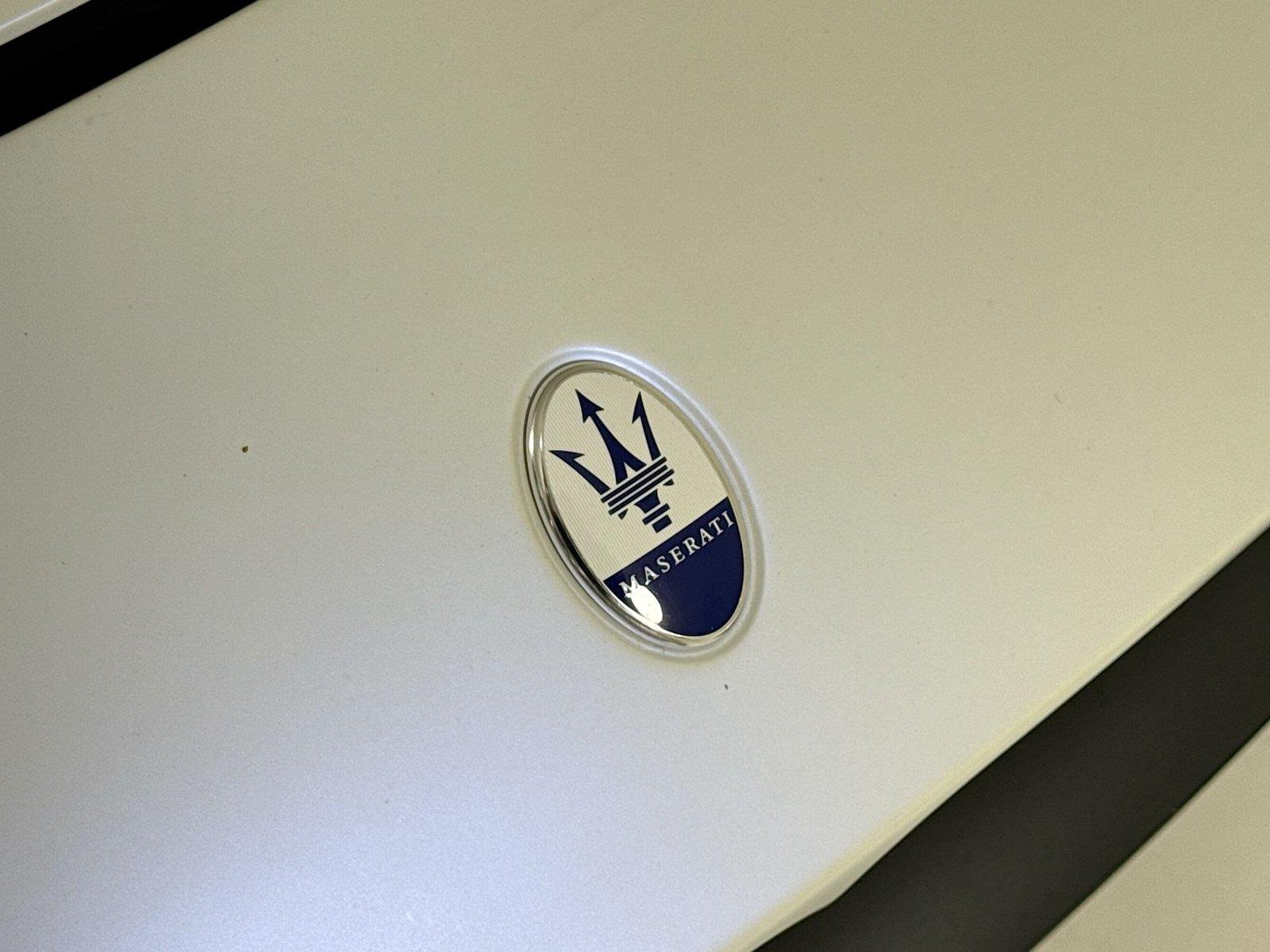Used 2023 Bianco Solid Maserati  image 31