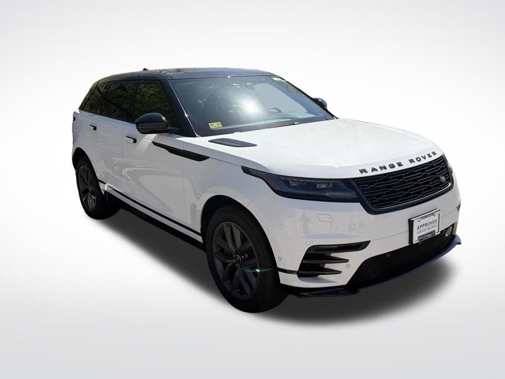 Used 2026 White Land Rover Dynamic SE image 3