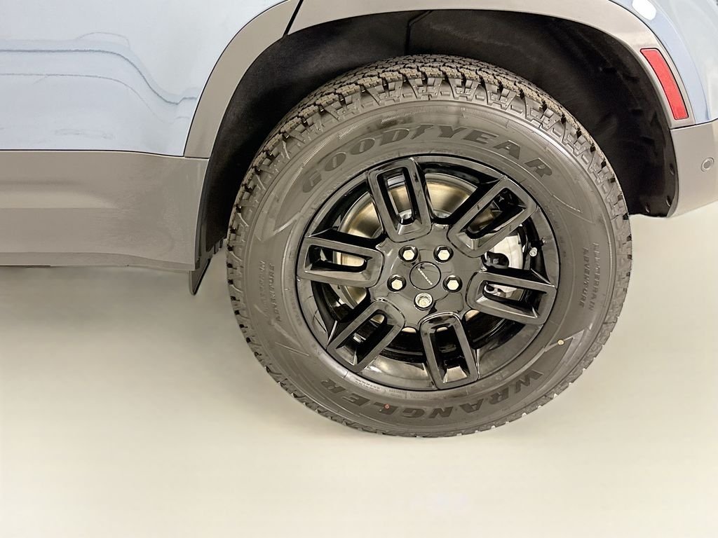 New 2026 Tasman Blue LAND ROVER S image 30
