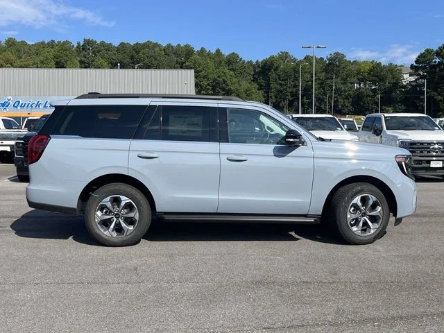 New 2027 Glacier Gray Metallic Tri-Coat Ford Active image 2