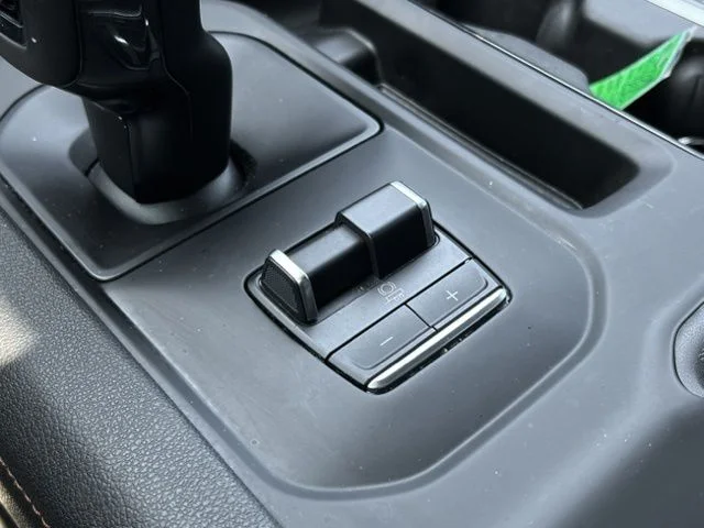 Used 2022 White GMC AT4 image 46