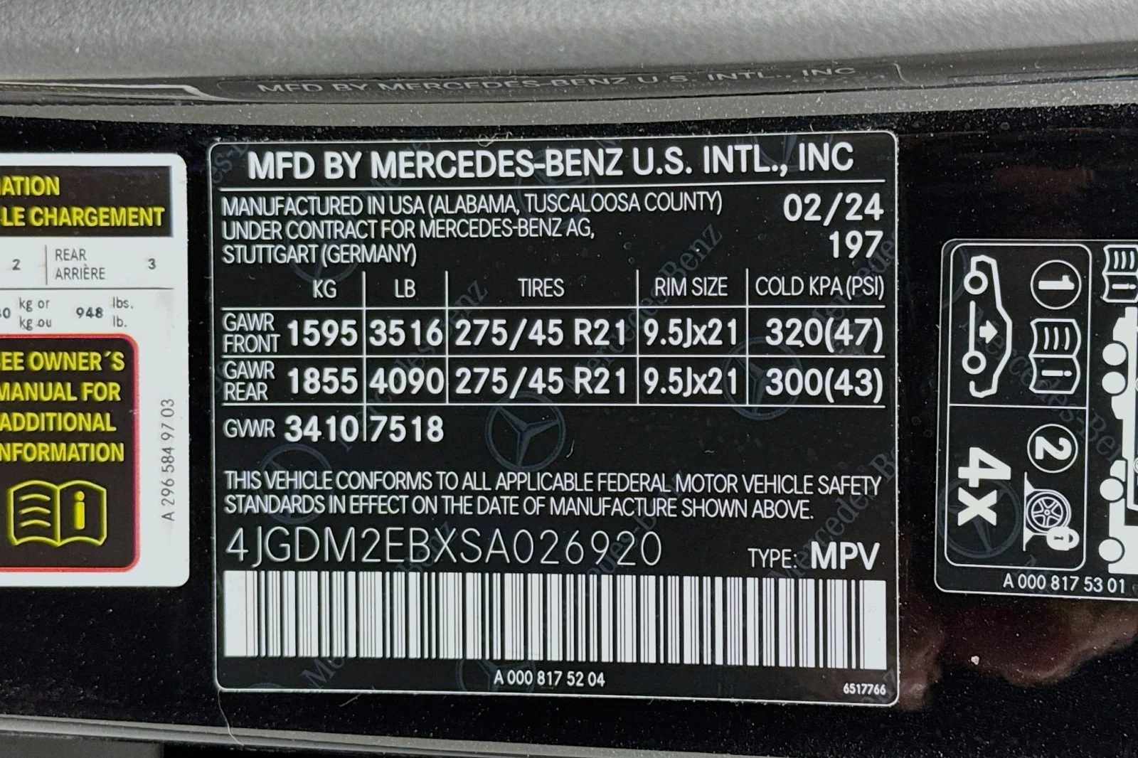 Certified Used 2025 Obsidian Black Metallic Mercedes-Benz 450 image 25