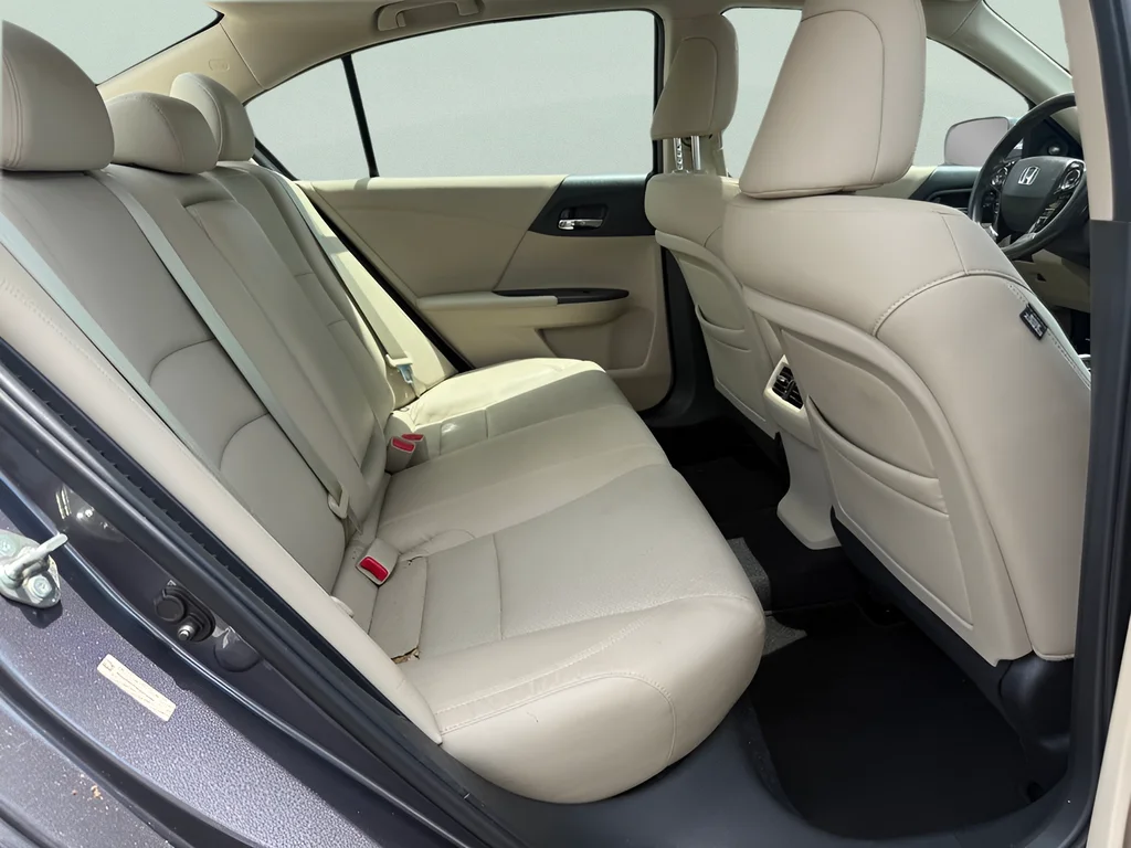 Used 2014 Modern Steel Metallic Honda Touring image 13