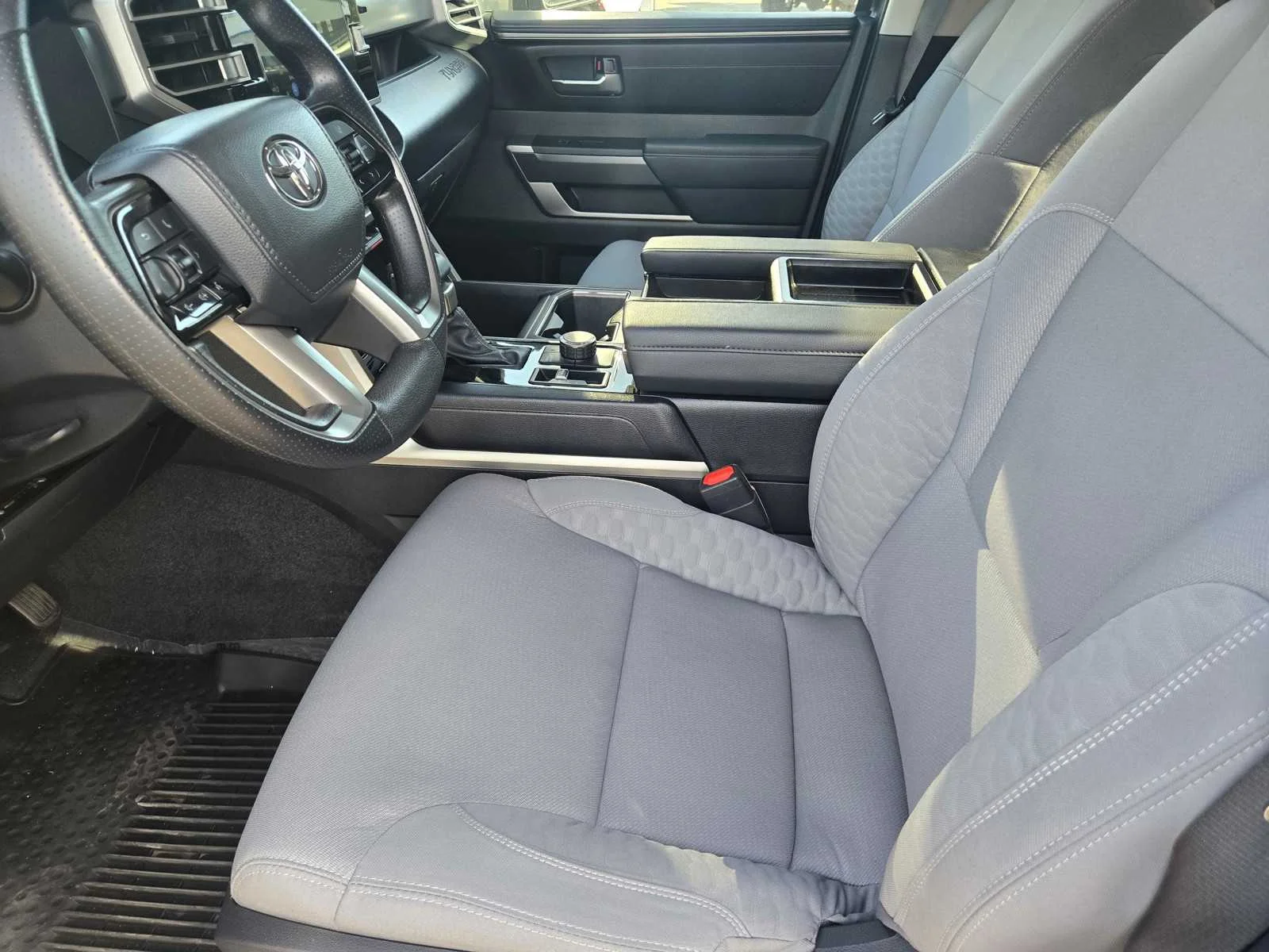 Used 2024  Toyota SR5 image 25
