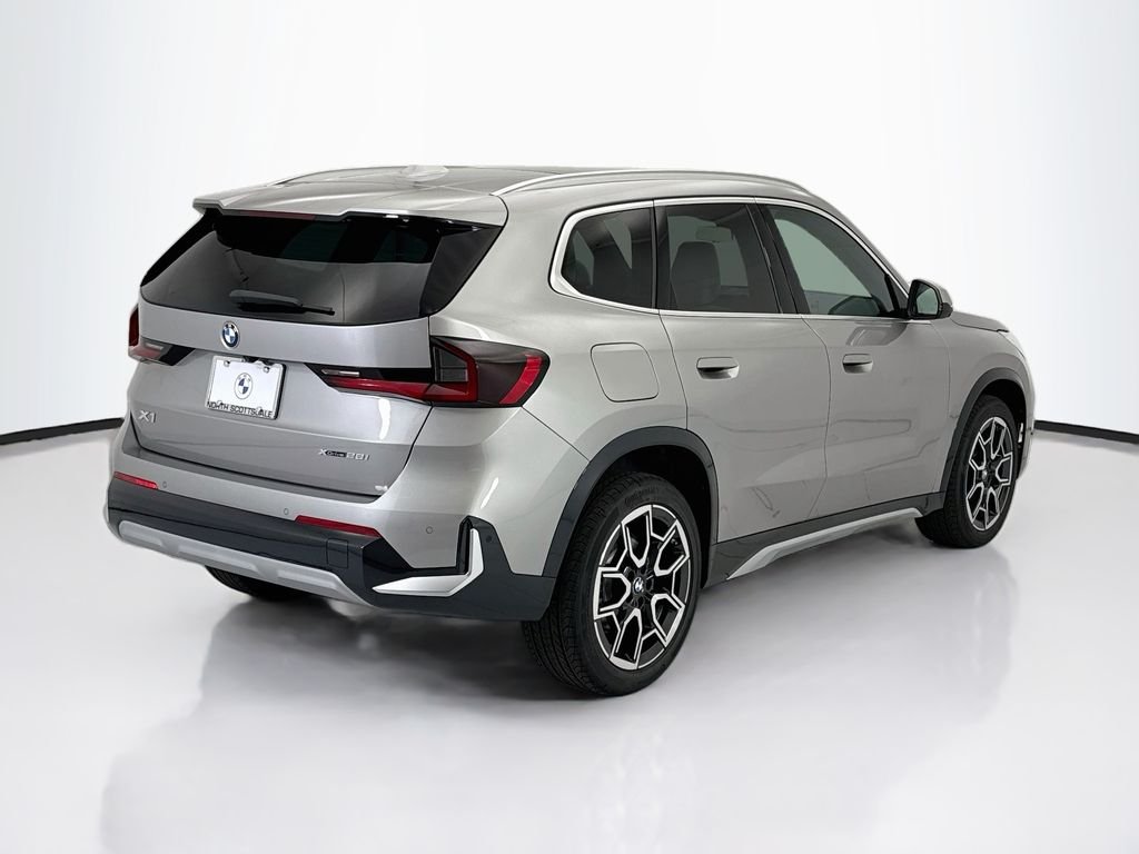 New 2027 Space Silver Metallic BMW xDrive28i image 5