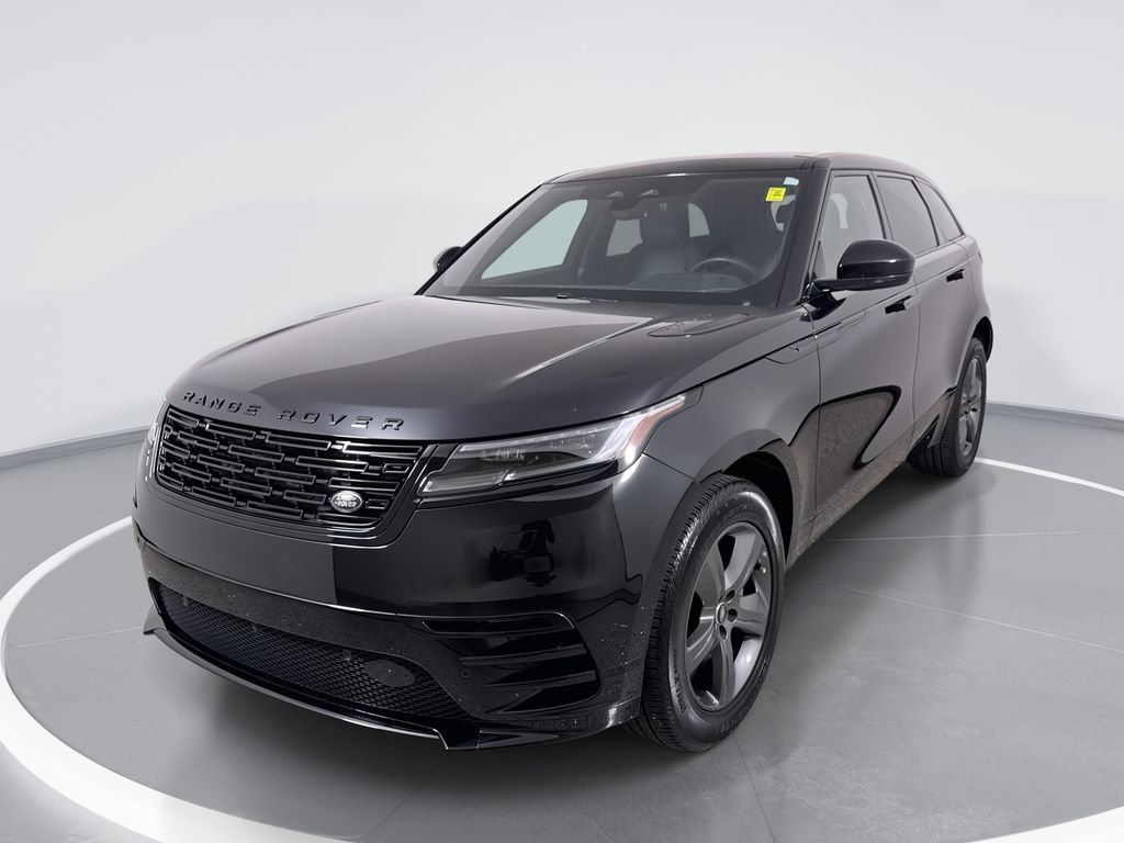 Certified Used 2025 Black Land Rover Dynamic SE image 1