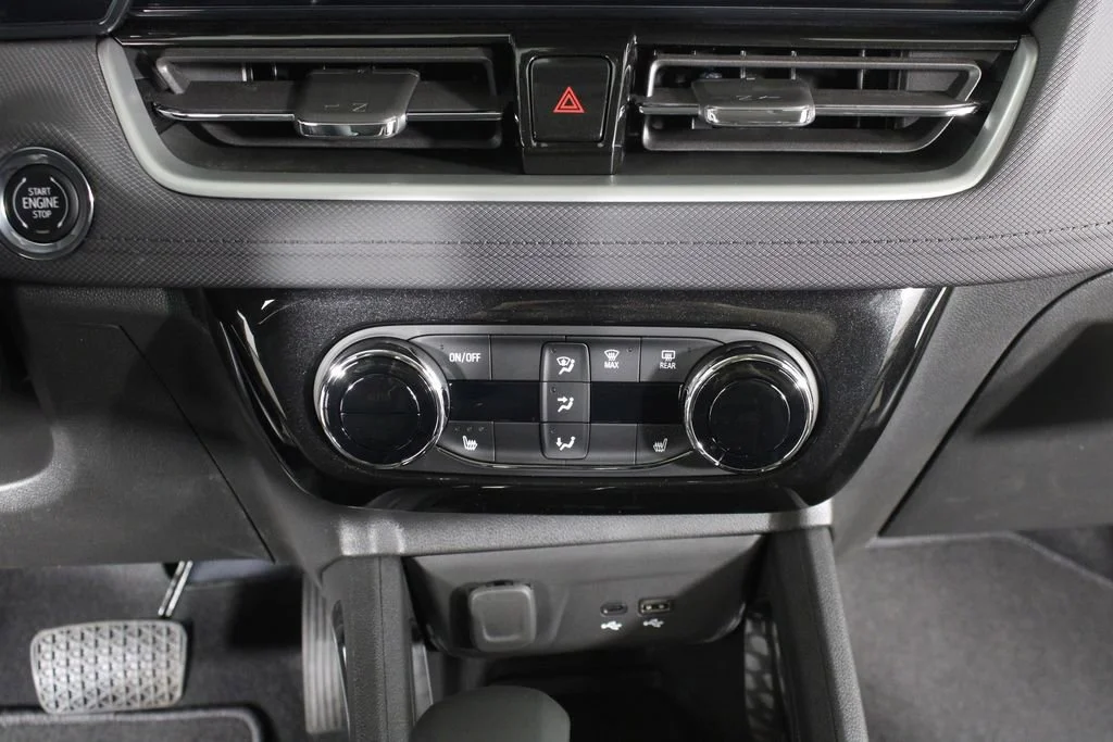 New 2026 Mosaic Black Metallic Chevrolet LT image 26