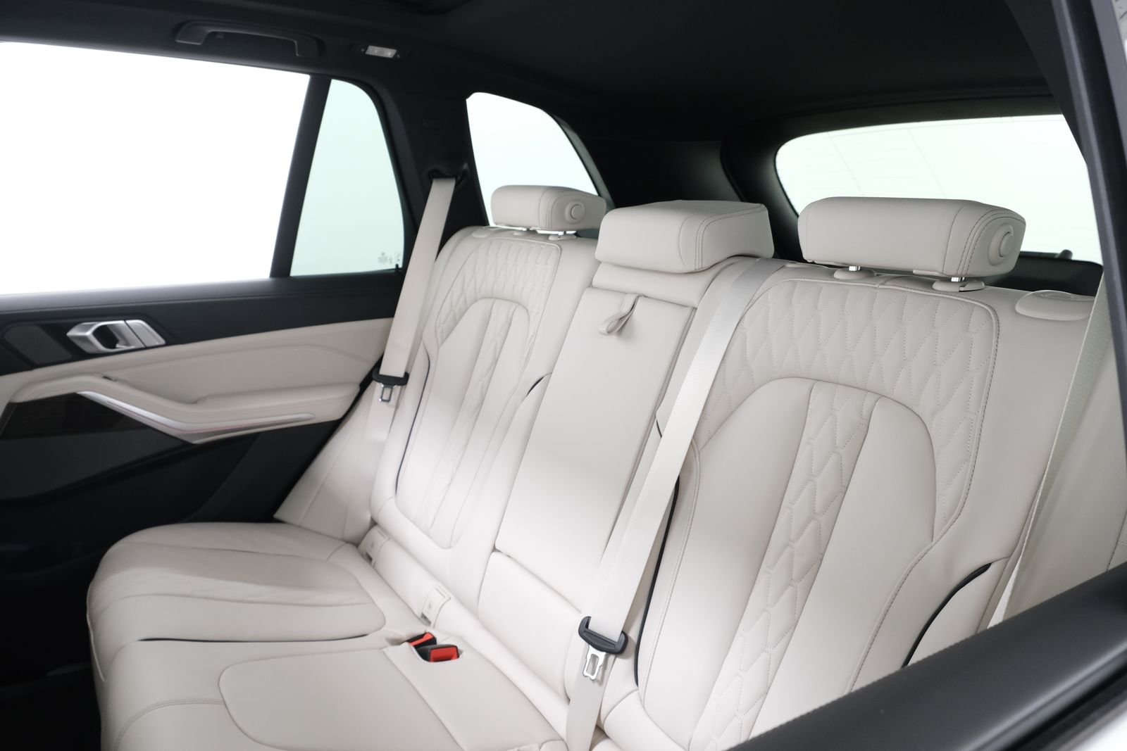 New 2026 Dravit Grey Metallic BMW xDrive40i image 55