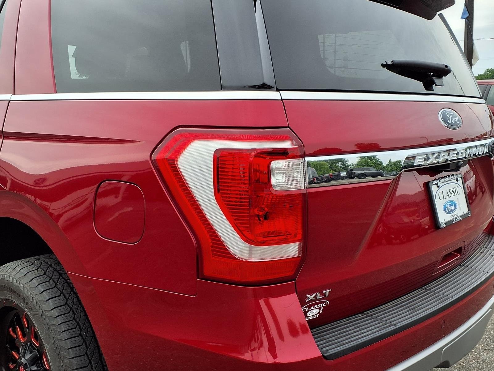 Used 2021 Rapid Red Metallic Tinted Clearcoat Ford XLT image 17
