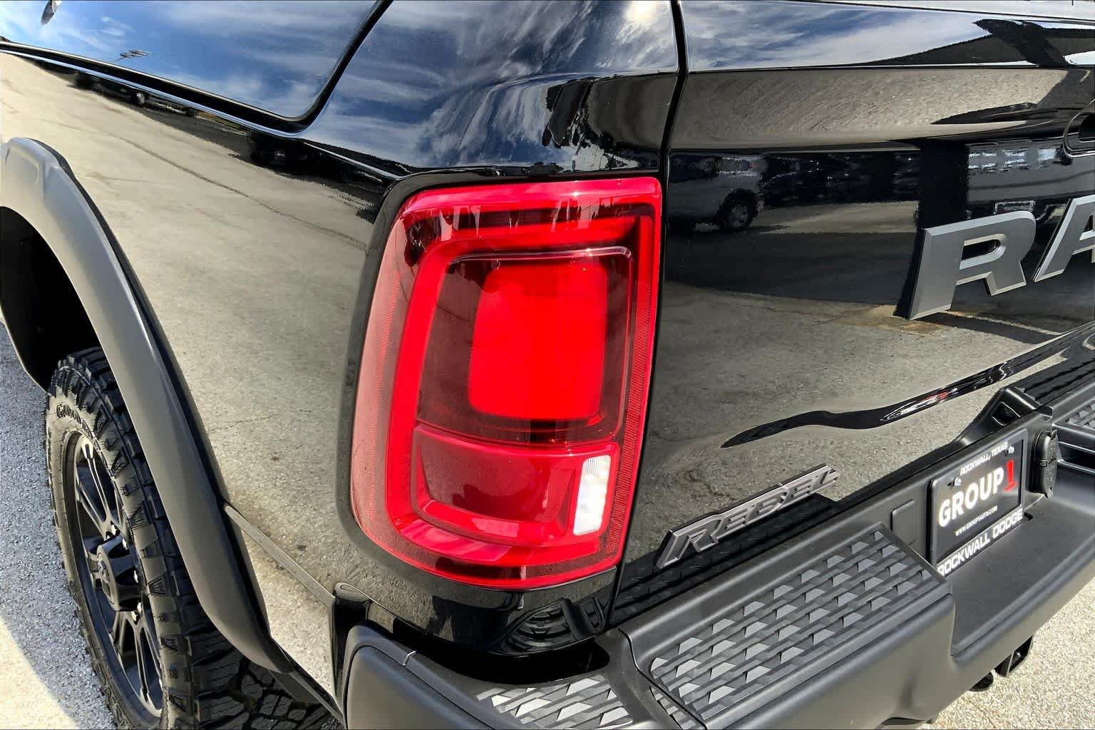 New 2026 Diamond Black Crystal Pearl-Coat Exterior Paint RAM Rebel image 11