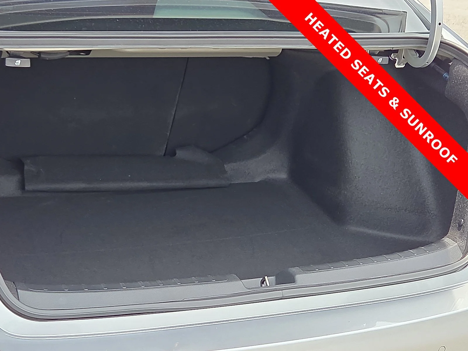 Used 2025 Solar Silver Metallic Honda Sport Touring image 9