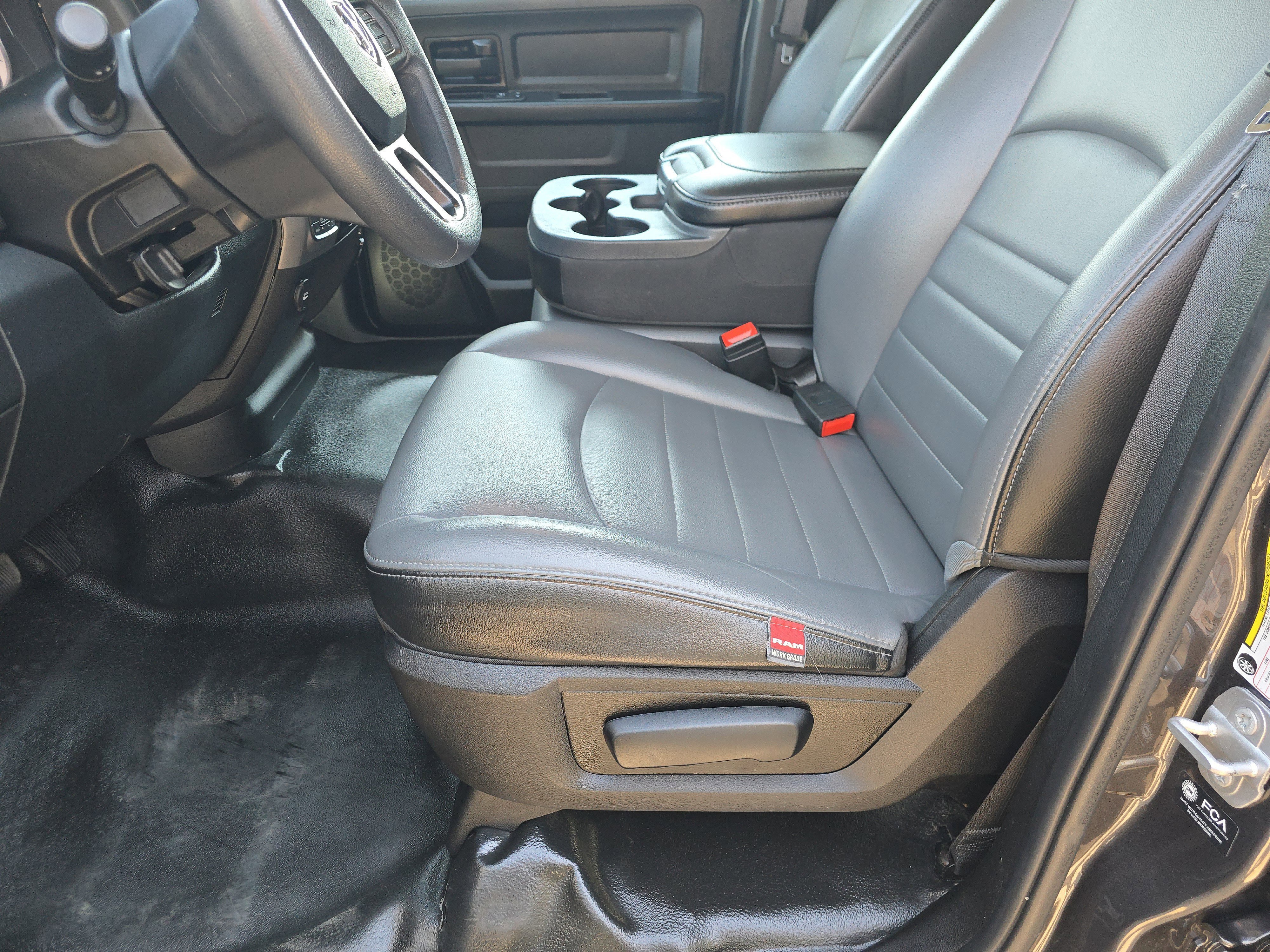 Used 2024 Granite Crystal Metallic Clearcoat Ram Tradesman image 19