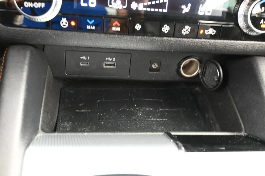 Used 2022 Black Mitsubishi SEL image 35