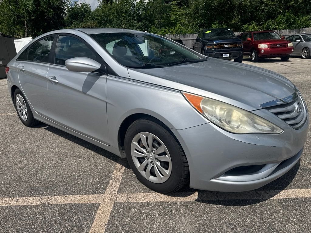 Used 2012 Silver Hyundai GLS image 3