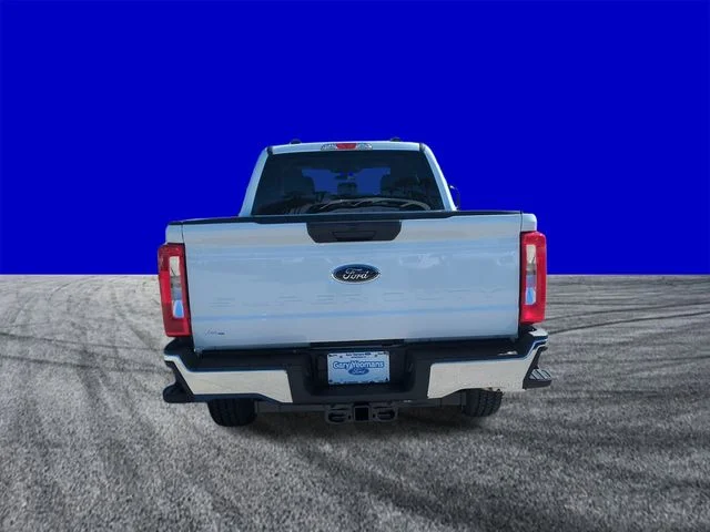 New 2026 Oxford White Ford F-250® XLT image 5
