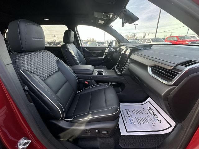 Used 2024  GMC Denali image 33