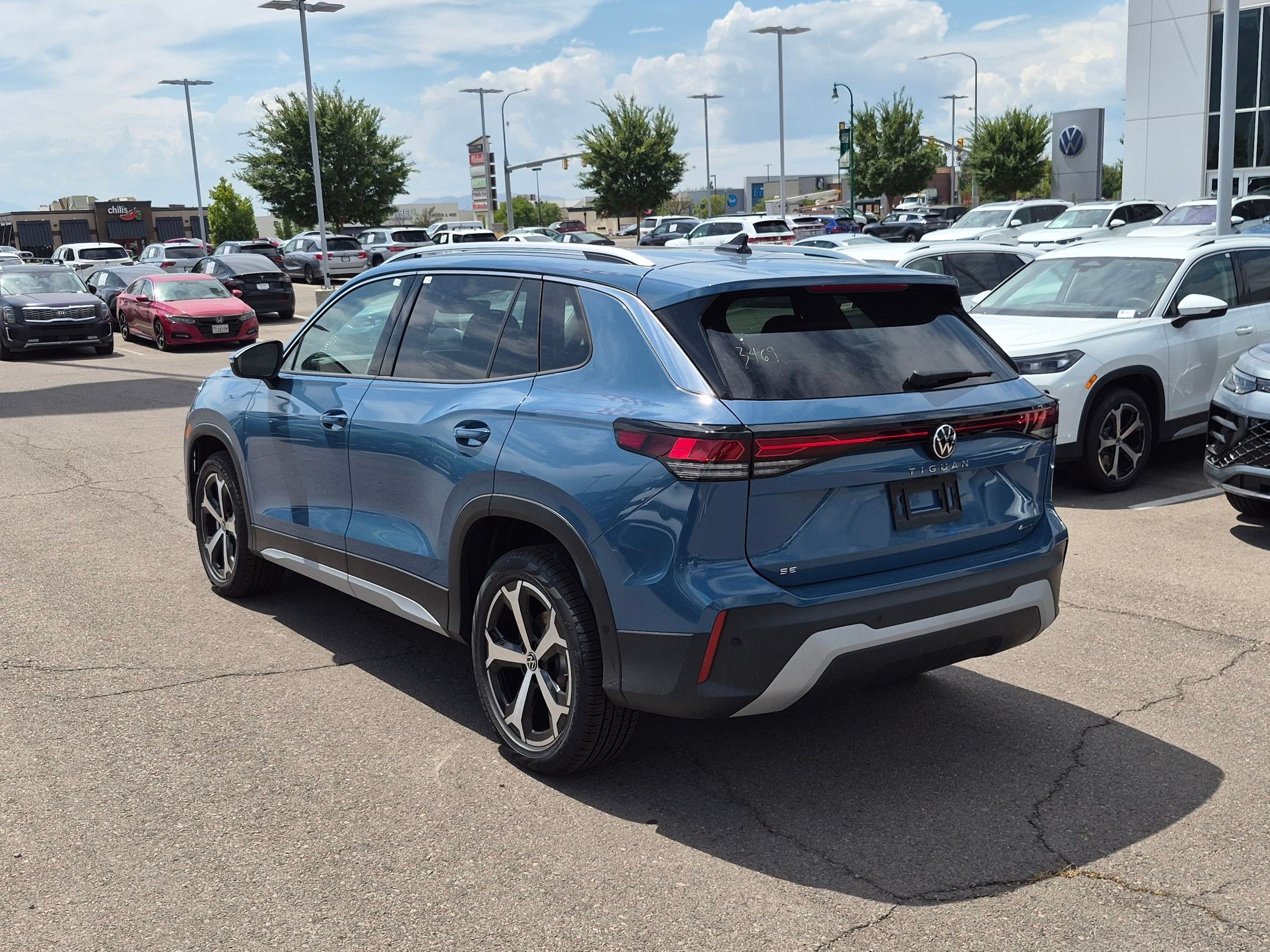 New 2026 Monterey Blue Pearl Volkswagen SE image 5