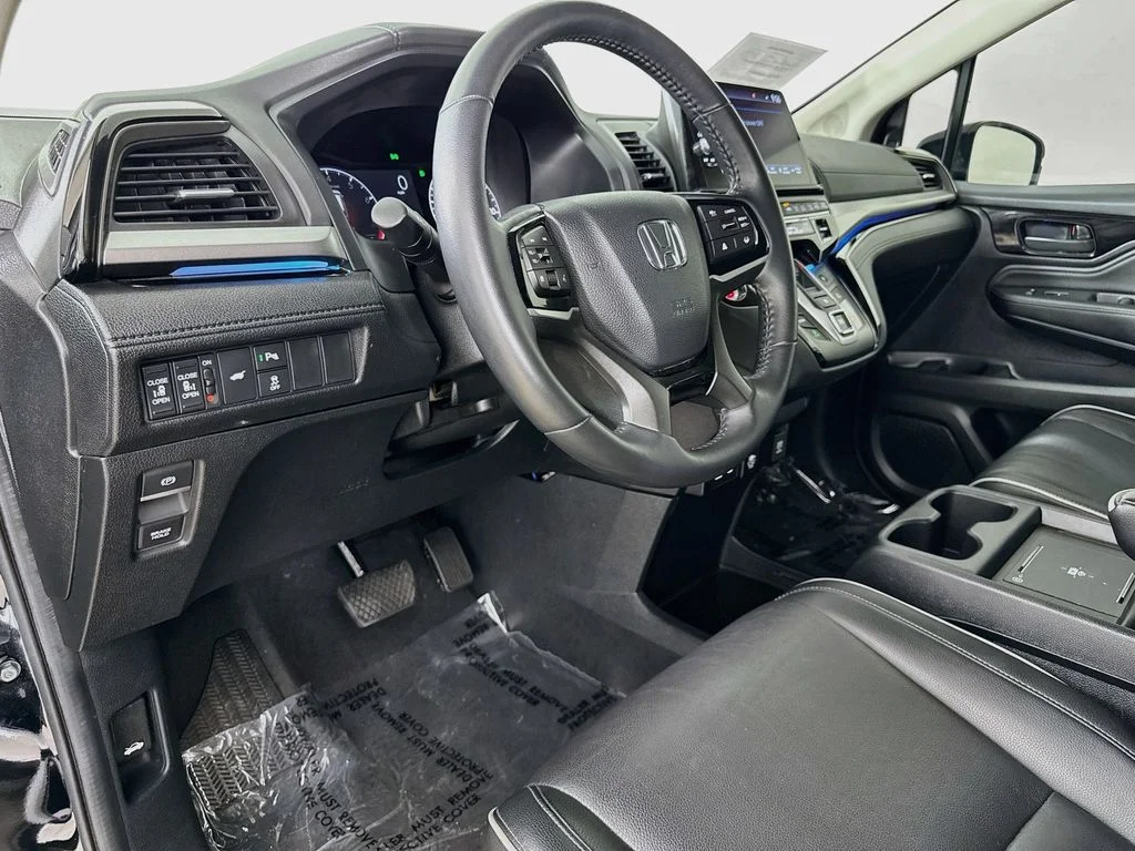 Used 2025 Black Honda Touring image 9