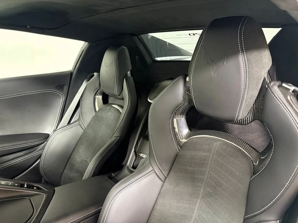 Used 2023 White Chevrolet Stingray image 38