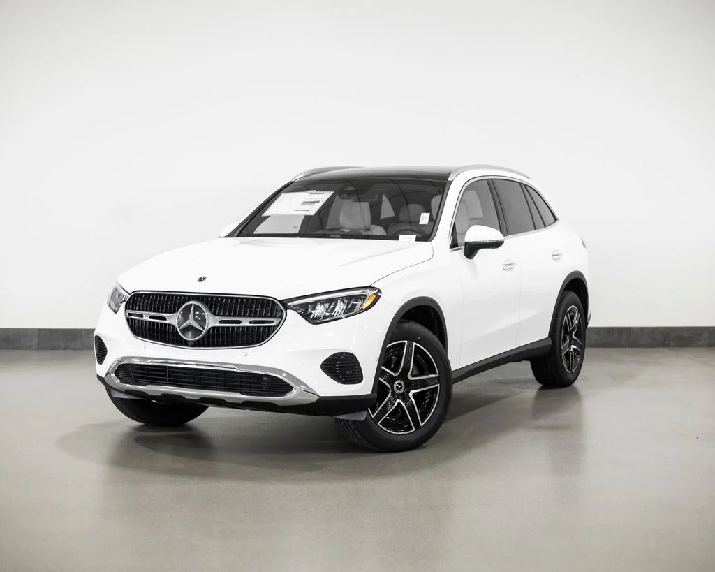 New 2026 White Mercedes-Benz GLC 300 image 1