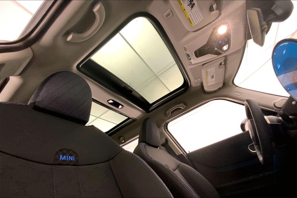 Used 2025 Midnight Black II Metallic MINI  image 26