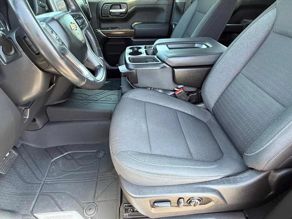 Used 2022 Mosaic Black Metallic Chevrolet LT image 13