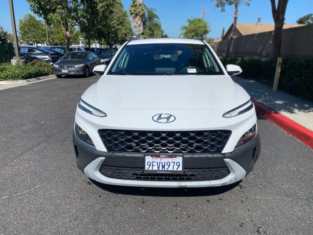 Used 2023 White Hyundai SEL image 2