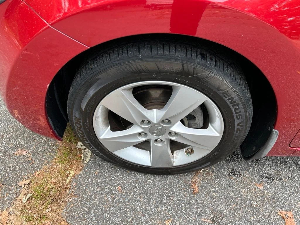 Used 2012 Red Hyundai GLS image 11