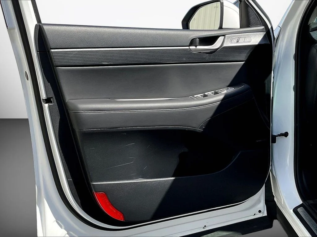 Used 2023 White Hyundai Limited image 21