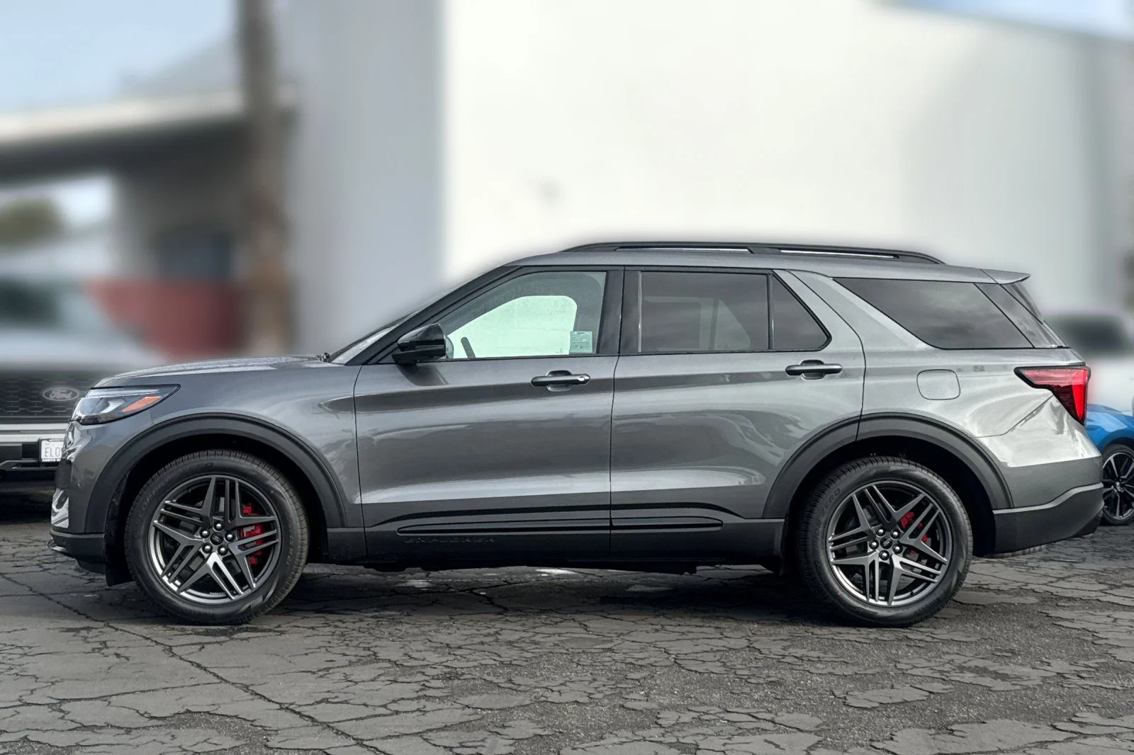 2026 Ford Explorer ST - Photo 8