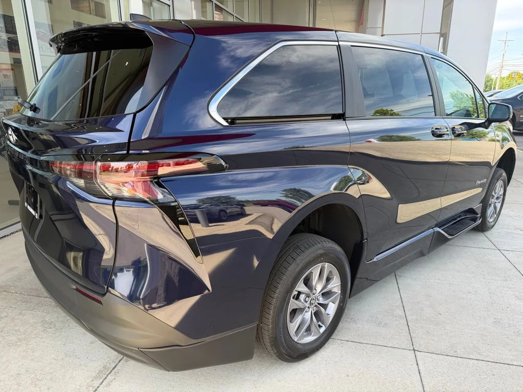Used 2026  Toyota LE image 5