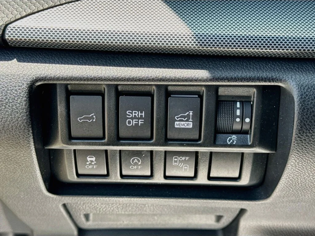 Used 2021 Green Subaru Limited image 10