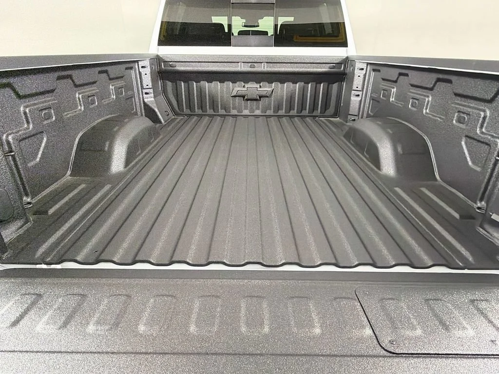 New 2026 Summit White Chevrolet LT image 21