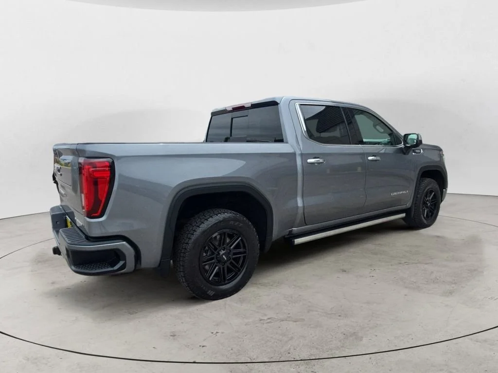 Used 2022 Gray GMC Denali image 5