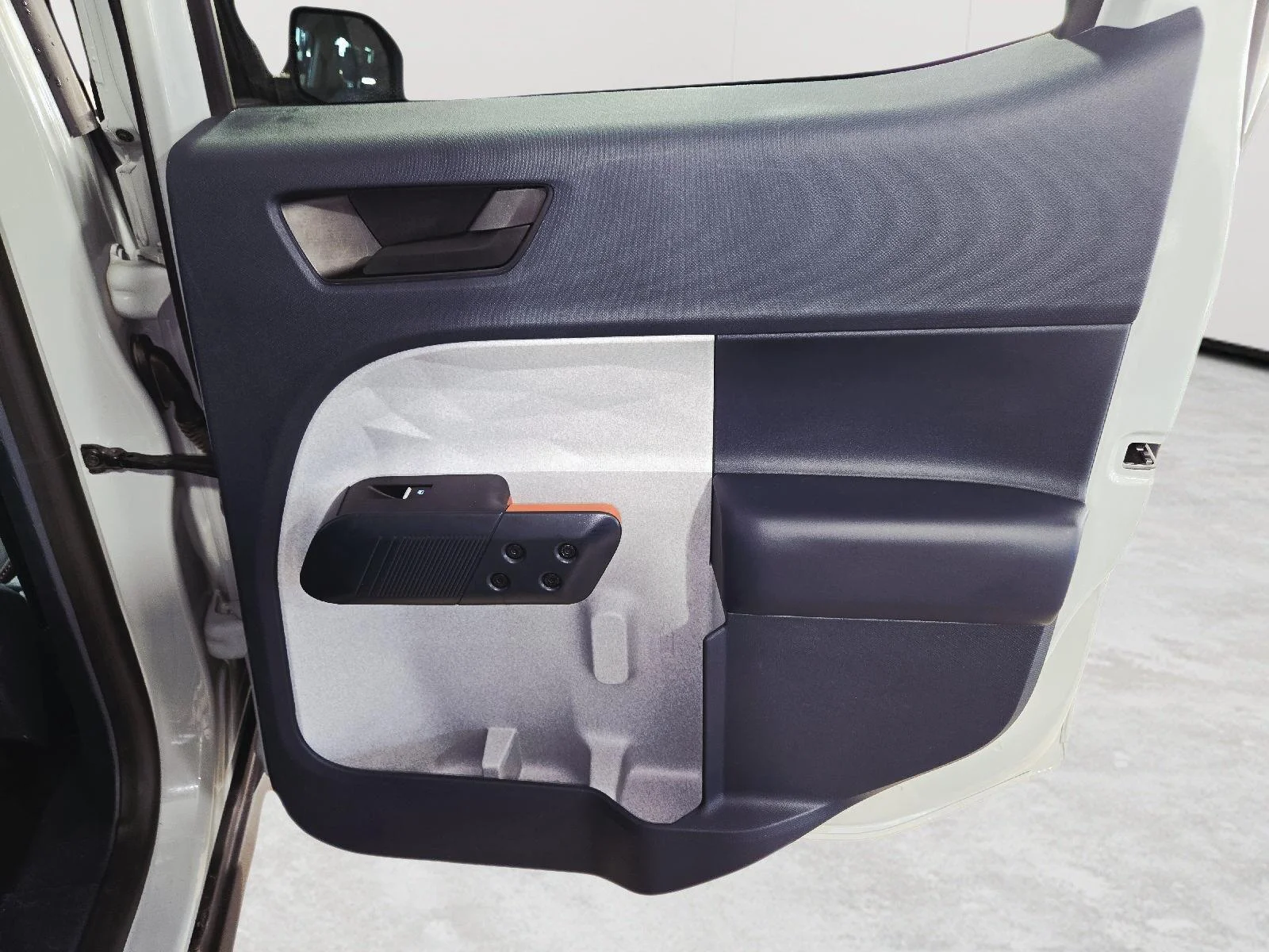 Used 2024 Cactus Gray Ford XLT image 32
