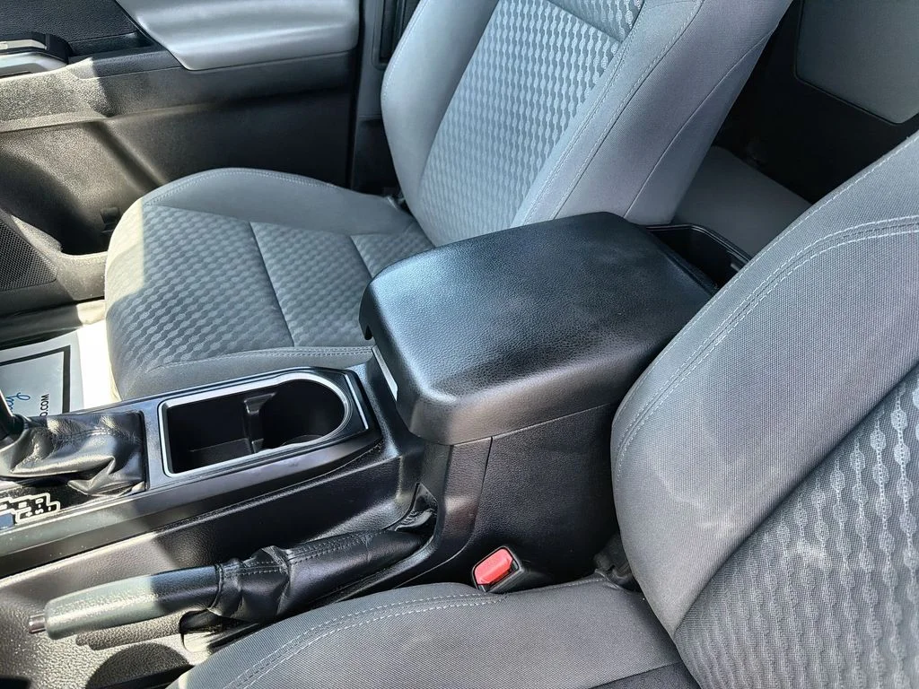 Used 2021 White Toyota SR image 21