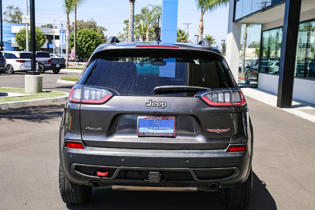 Used 2019 Crystal Metallic Jeep Trailhawk image 5