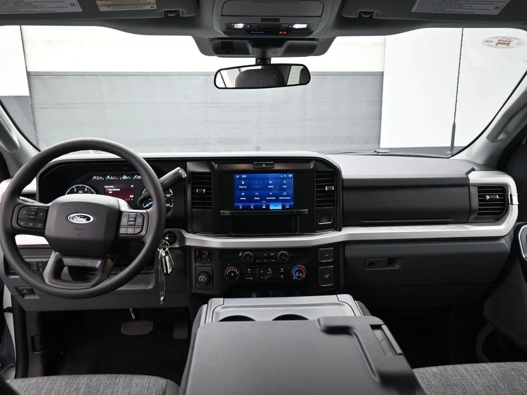 New 2026 Oxford White Ford XLT image 24