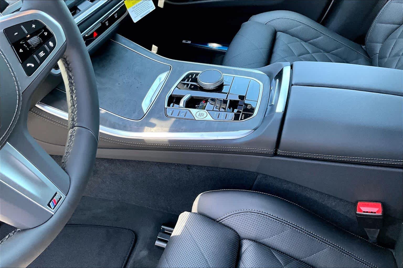 New 2026 Alpine White BMW sDrive40i image 7