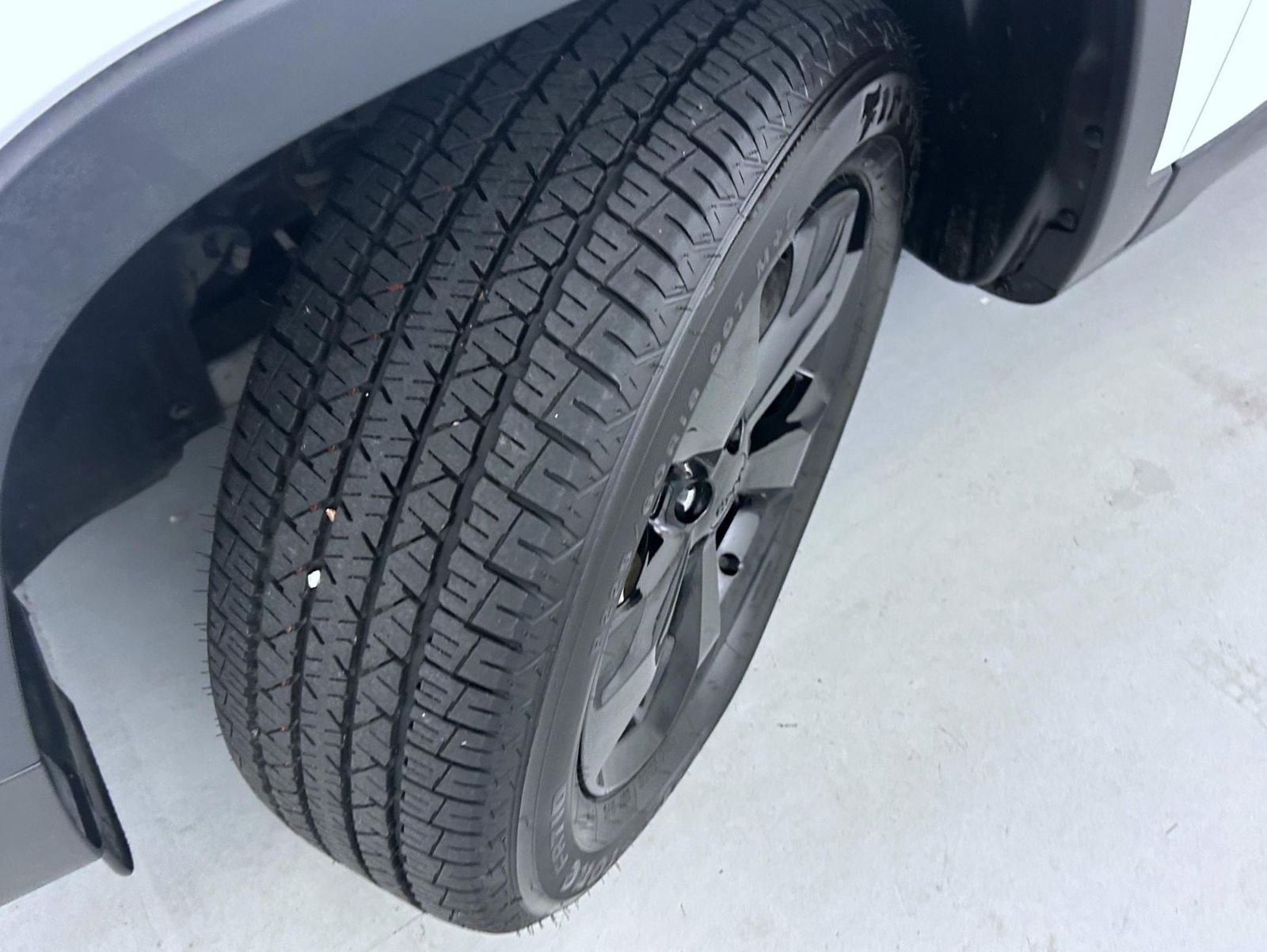 Used 2021 White Jeep Altitude image 23