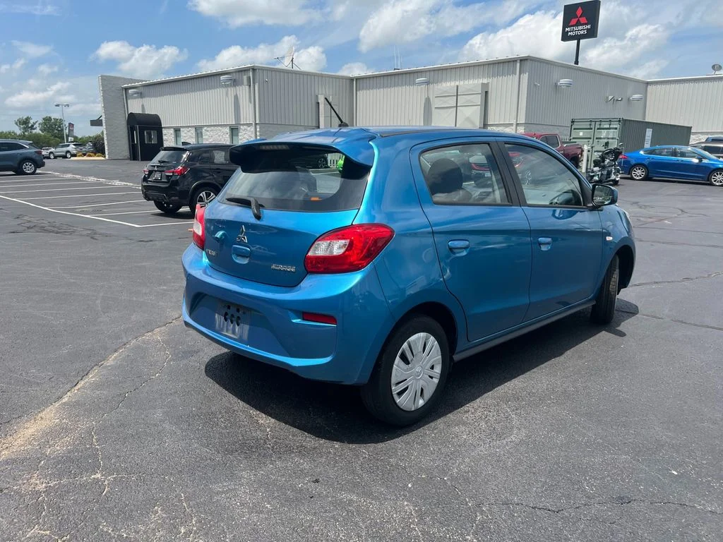 Used 2019 Sapphire Blue Metallic Mitsubishi  image 3